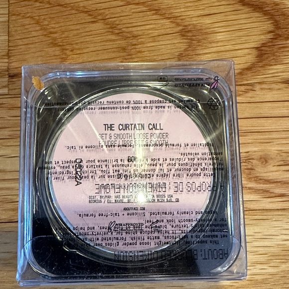 About-Face The Curtain Call Setting Powder  New “Bow” set & smooth loose powder - Picture 3 of 7